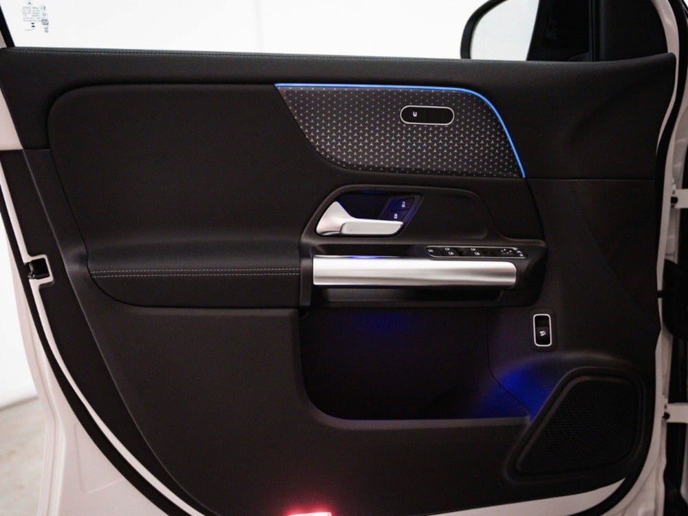 Mercedes-Benz GLA SUV nuova a Macerata (15)