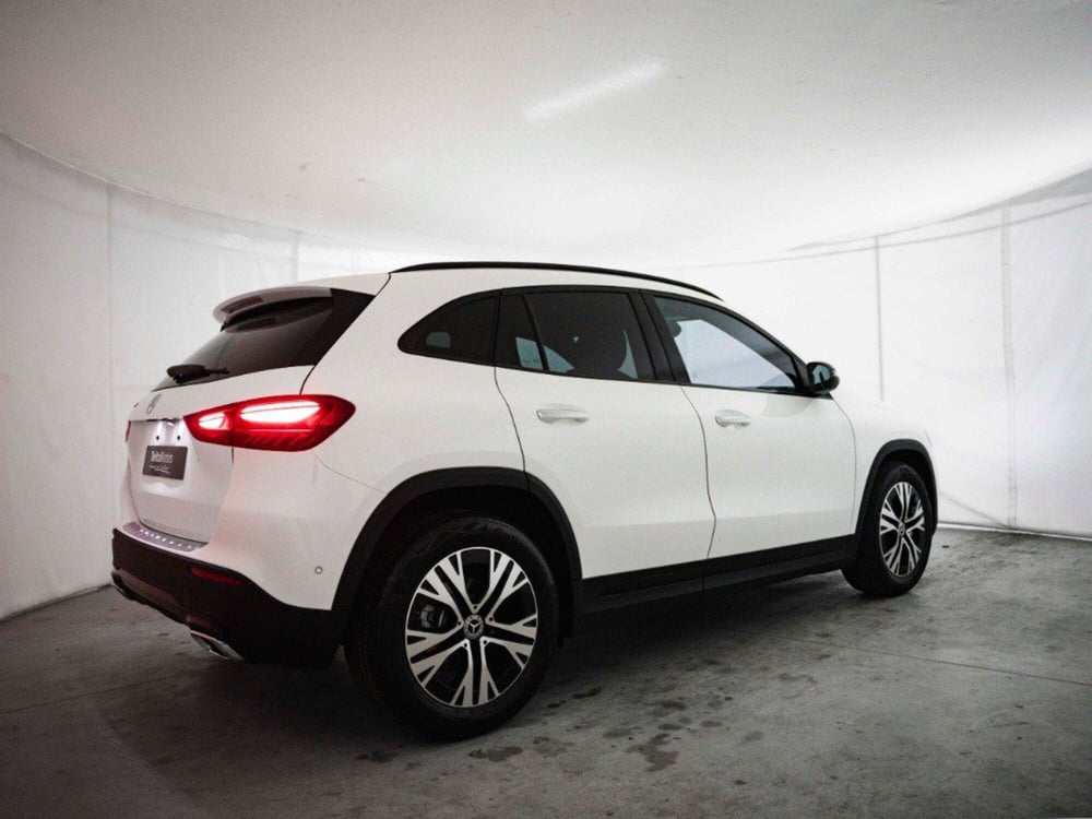 Mercedes-Benz GLA SUV nuova a Macerata (4)
