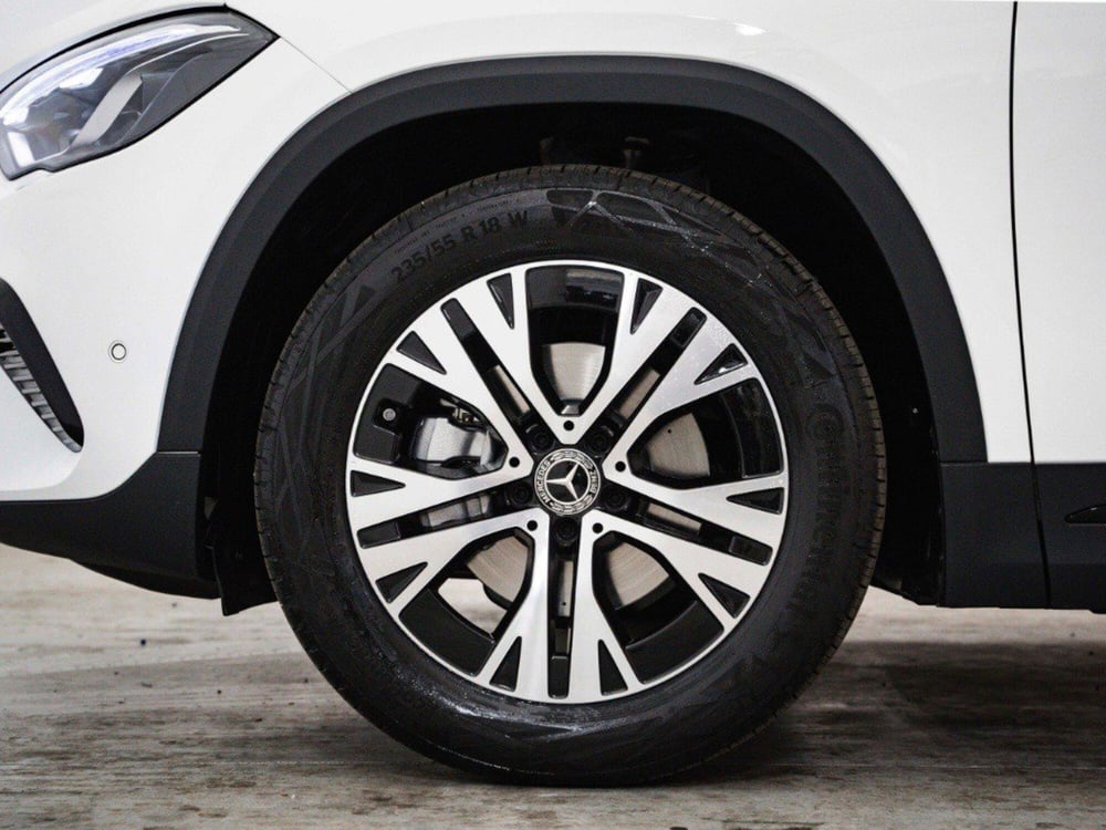 Mercedes-Benz GLA SUV nuova a Macerata (7)