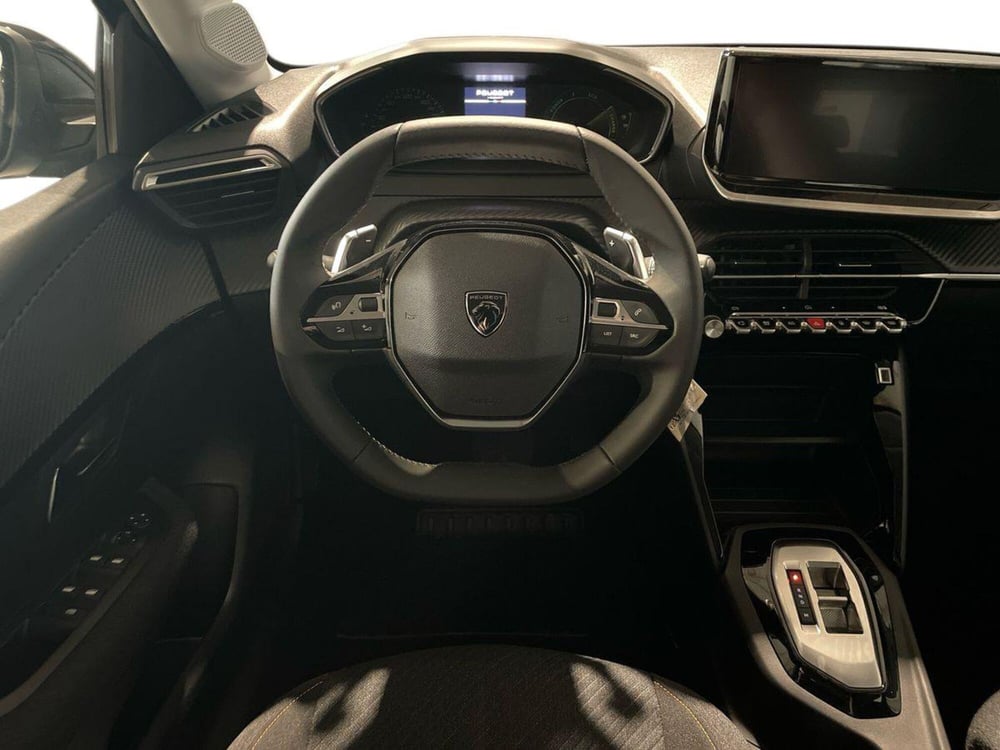 Peugeot 208 nuova a Salerno (10)