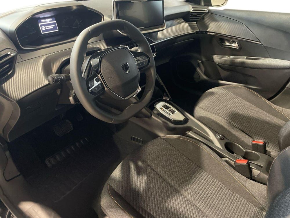 Peugeot 208 nuova a Salerno (9)