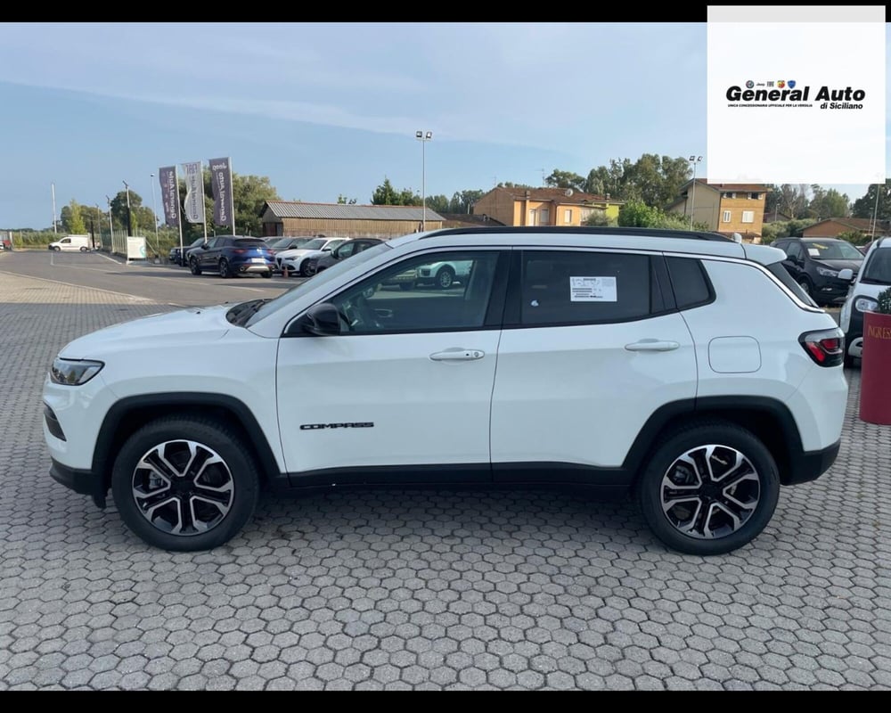 Jeep Compass nuova a Lucca (4)
