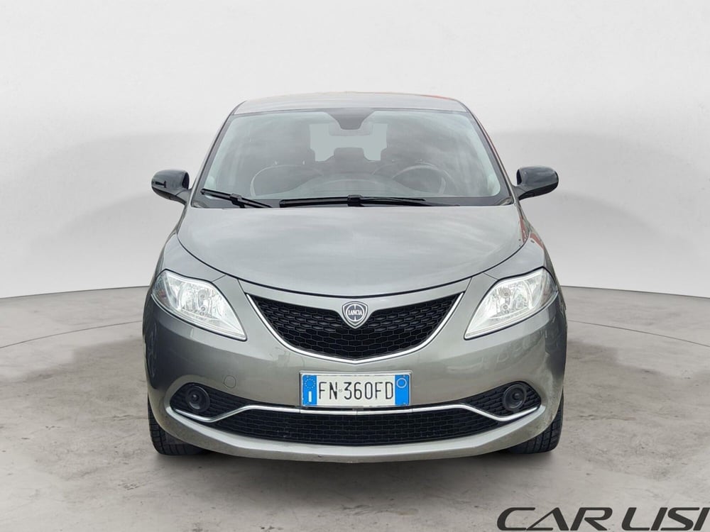 Lancia Ypsilon usata a Foggia