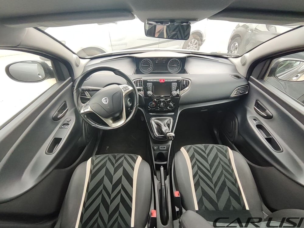 Lancia Ypsilon usata a Foggia (7)