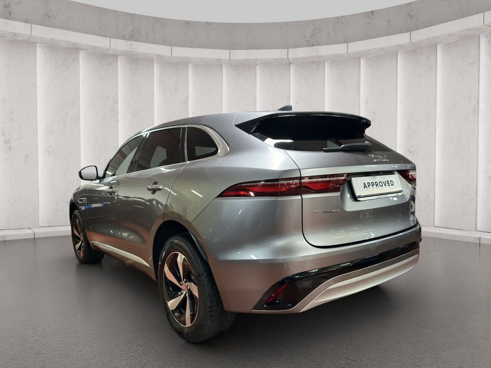 Jaguar F-Pace usata a Milano (14)