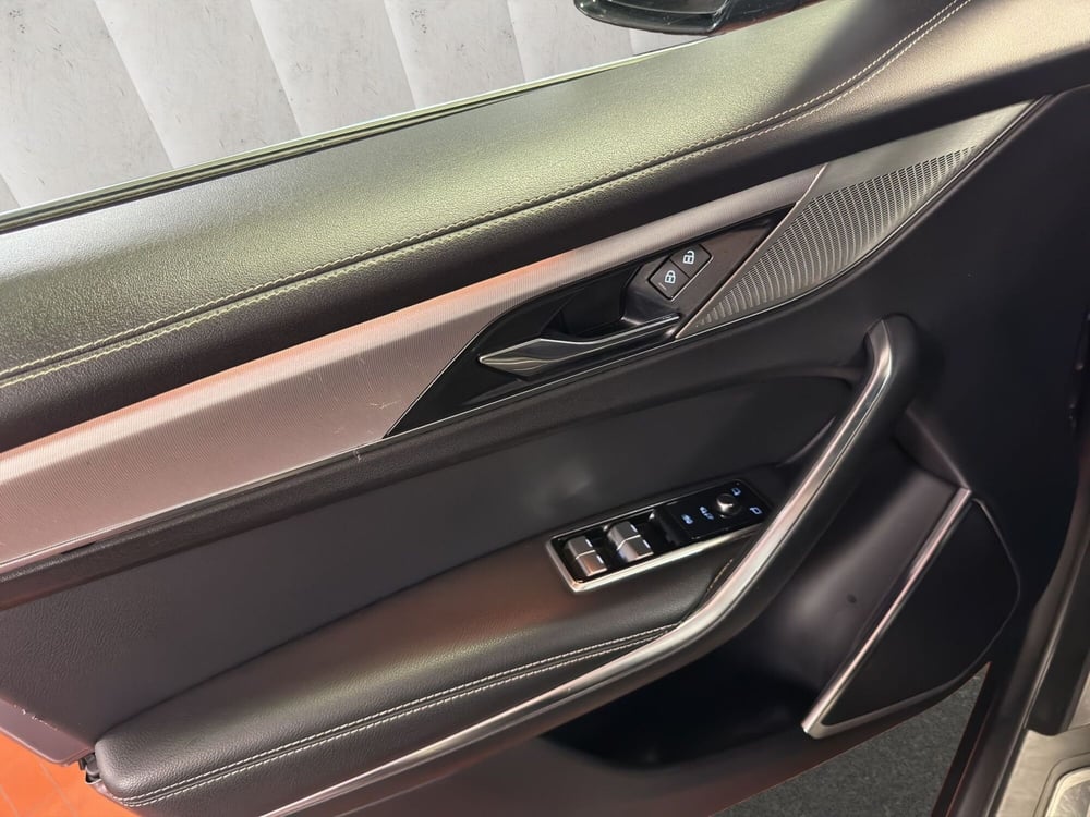 Jaguar F-Pace usata a Milano (18)