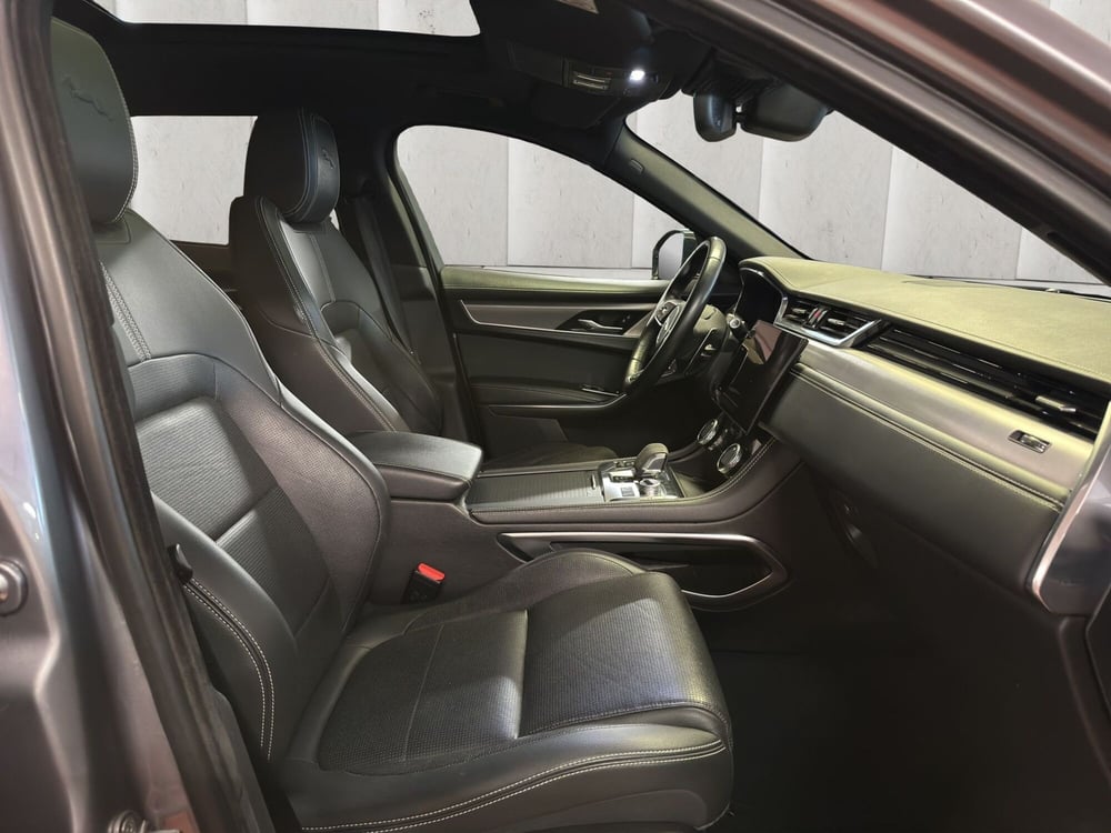 Jaguar F-Pace usata a Milano (3)