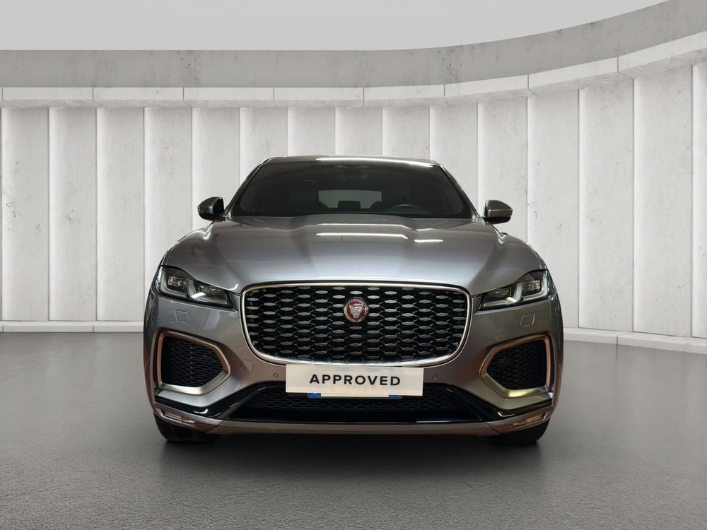 Jaguar F-Pace usata a Milano (8)