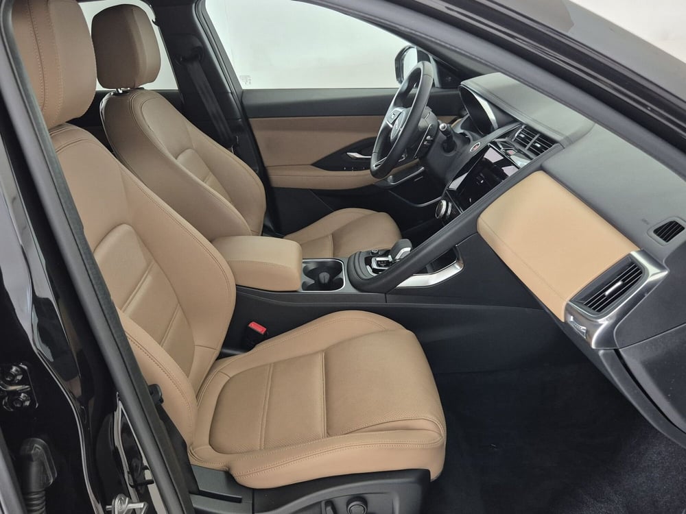 Jaguar E-Pace usata a Torino (3)