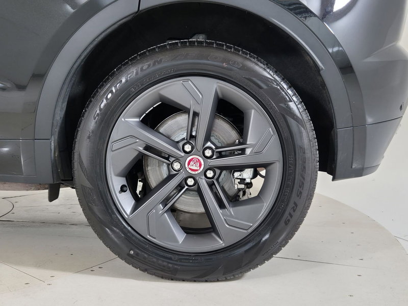 Jaguar E-Pace usata a Torino (8)