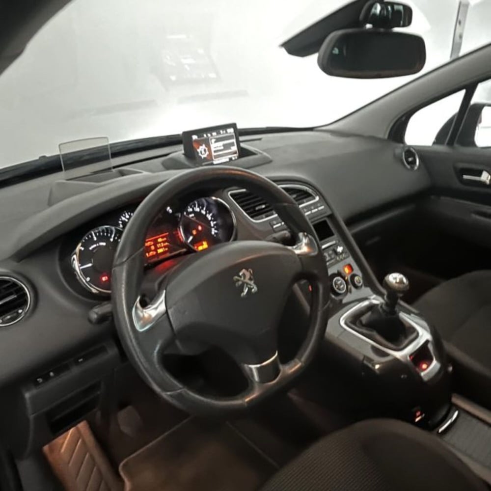 Peugeot 5008 usata a Oristano (10)