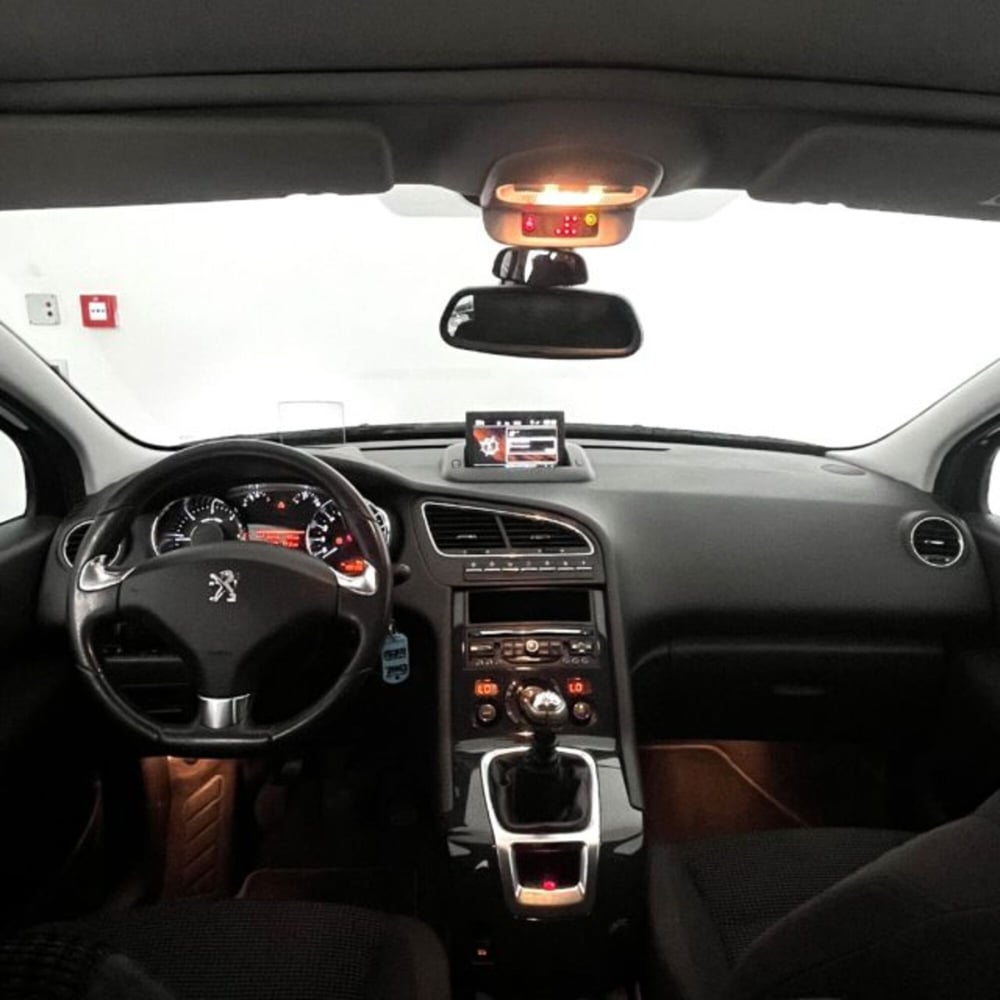 Peugeot 5008 usata a Oristano (11)