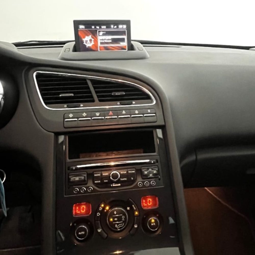 Peugeot 5008 usata a Oristano (12)