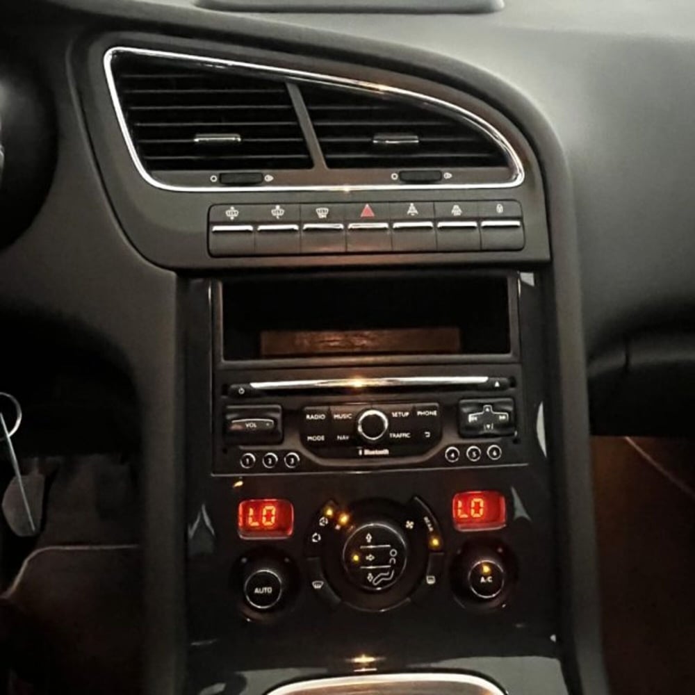 Peugeot 5008 usata a Oristano (13)