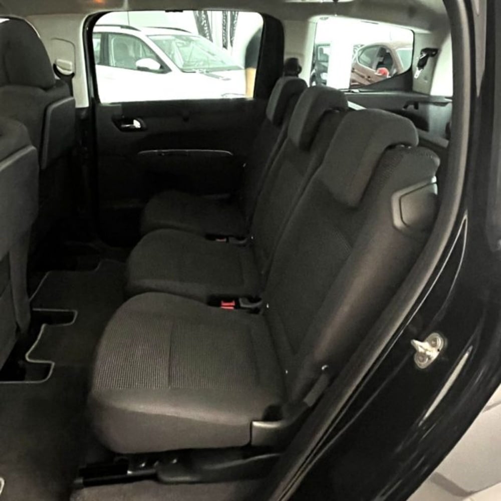 Peugeot 5008 usata a Oristano (16)