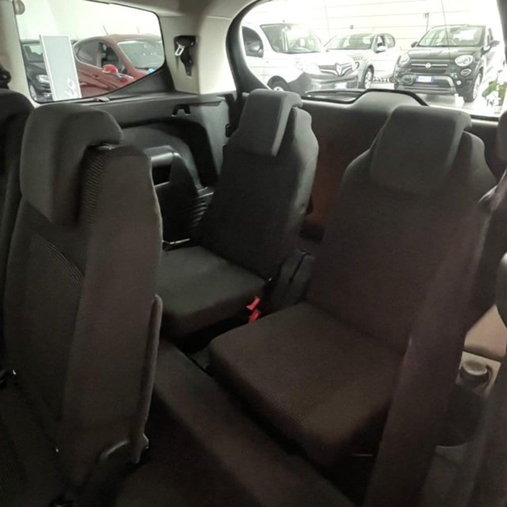 Peugeot 5008 usata a Oristano (17)