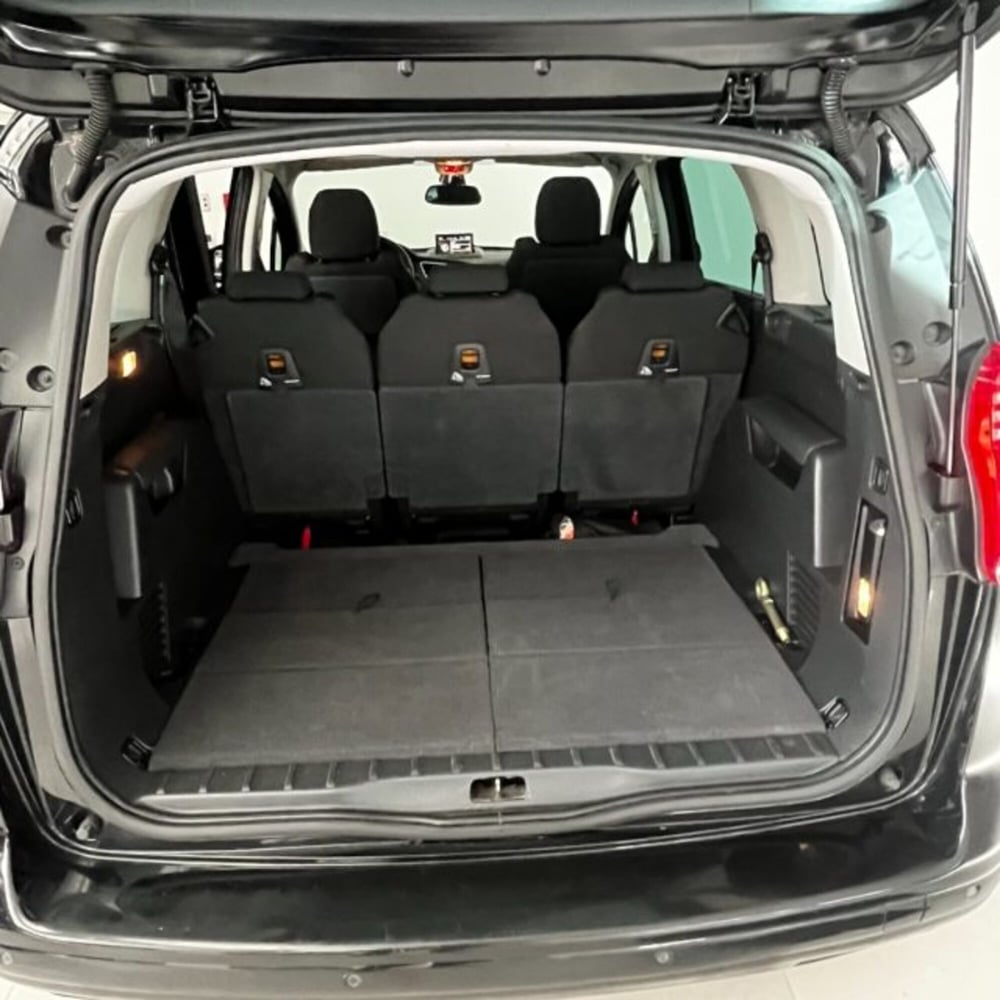 Peugeot 5008 usata a Oristano (19)