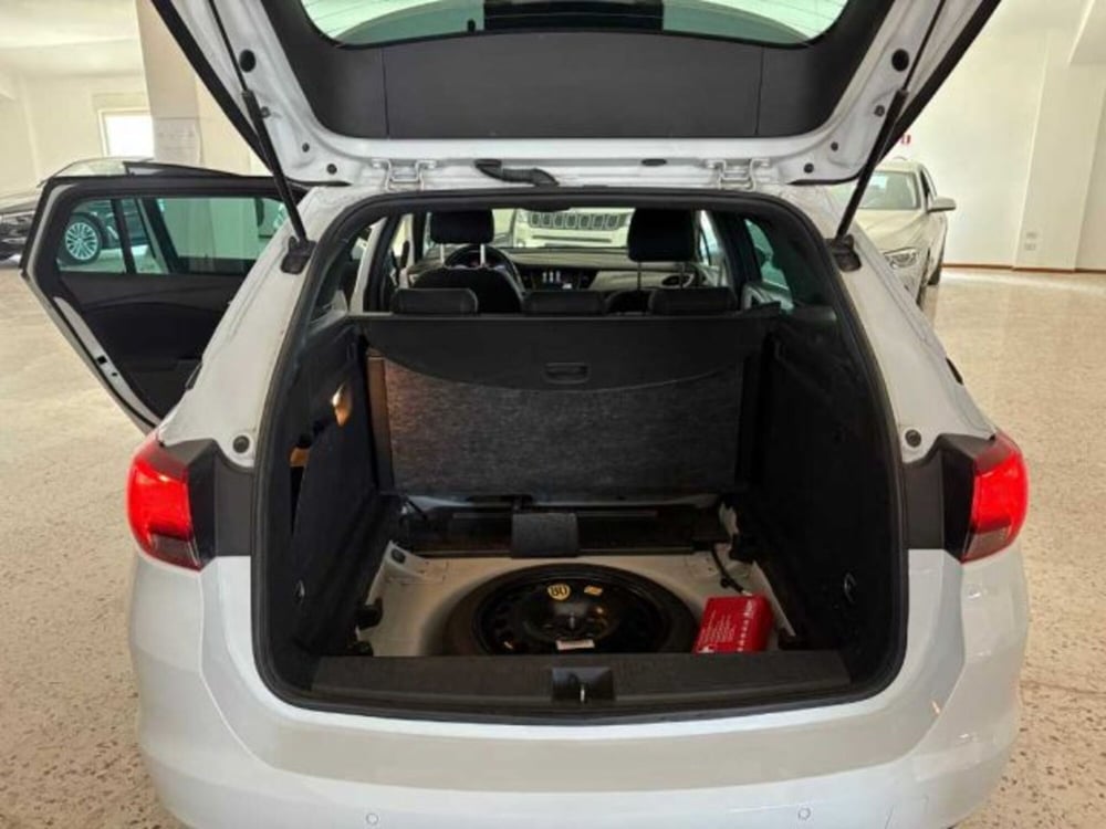 Opel Astra Station Wagon usata a Caltanissetta (11)