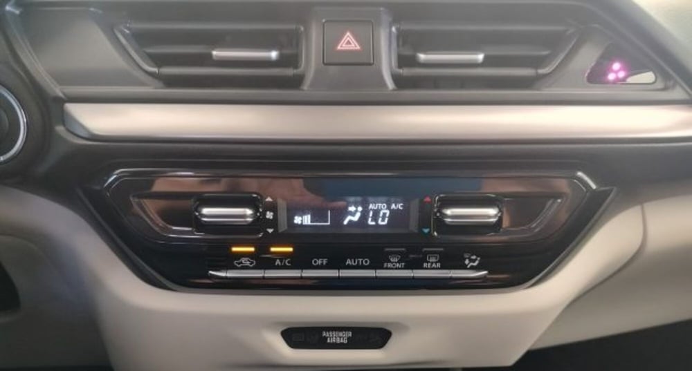 Suzuki Swift nuova a Oristano (13)