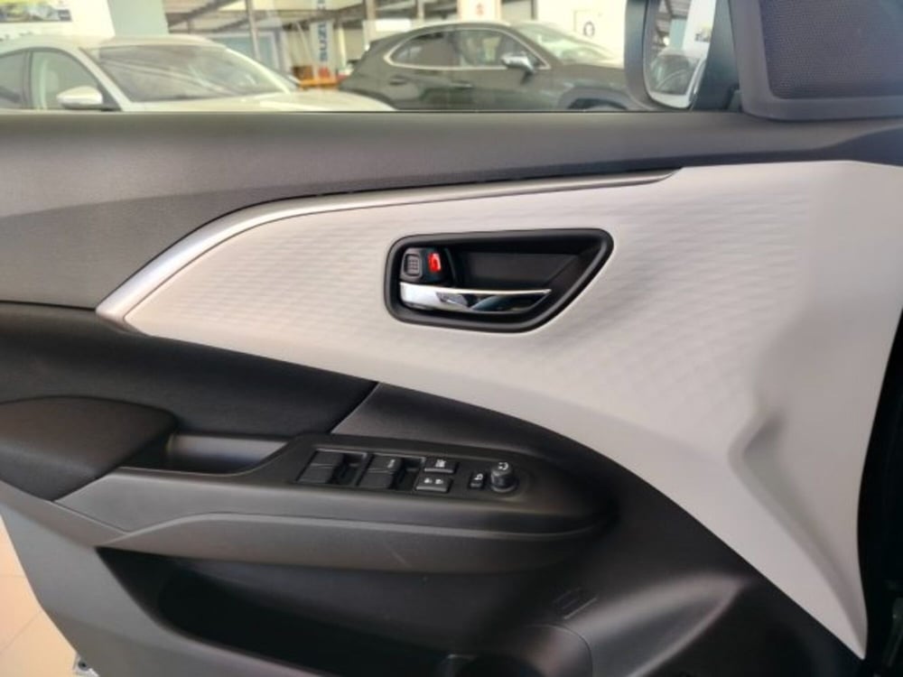 Suzuki Swift nuova a Oristano (19)