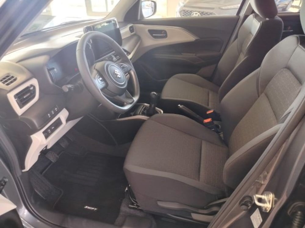 Suzuki Swift nuova a Oristano (8)