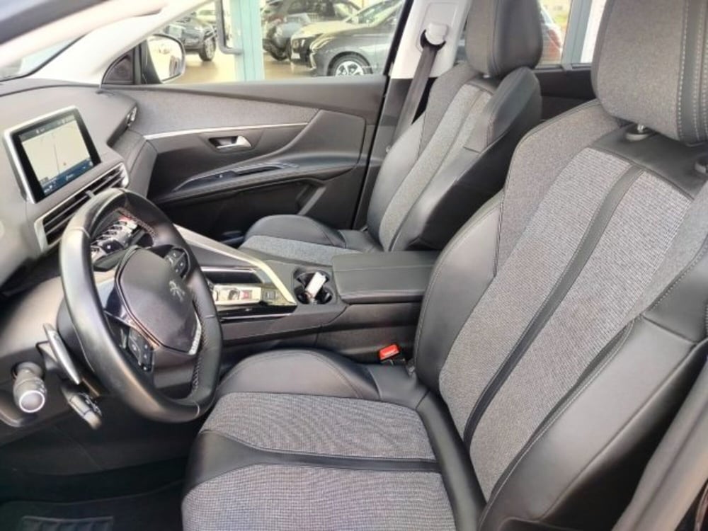 Peugeot 5008 usata a Oristano (15)