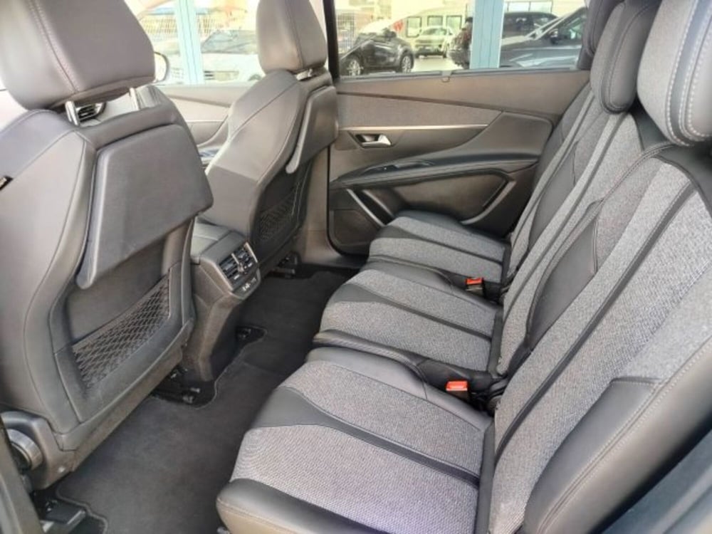 Peugeot 5008 usata a Oristano (16)