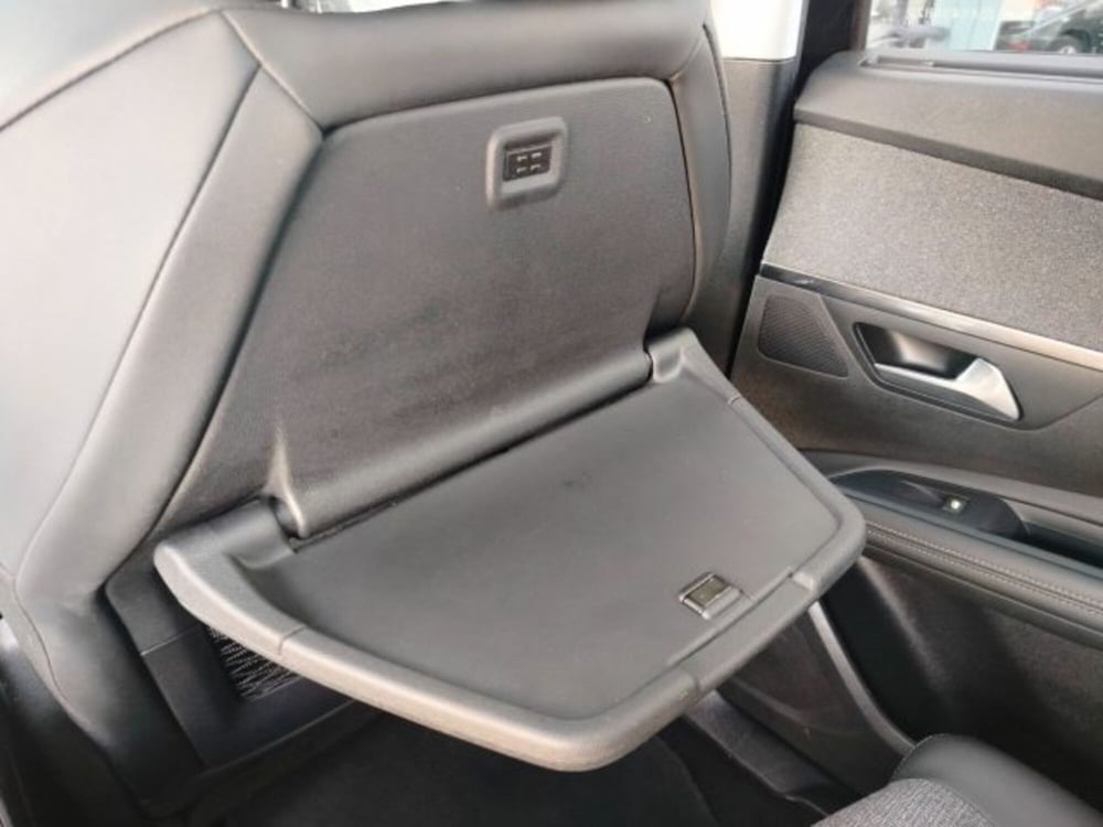 Peugeot 5008 usata a Oristano (18)