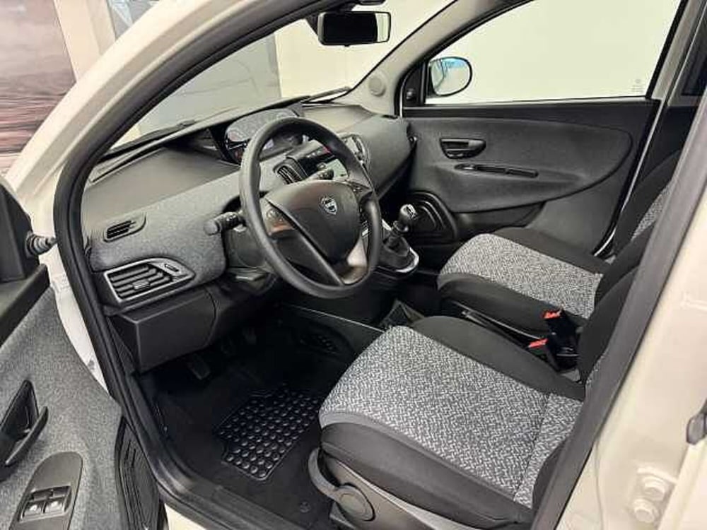 Lancia Ypsilon usata a Brescia (11)