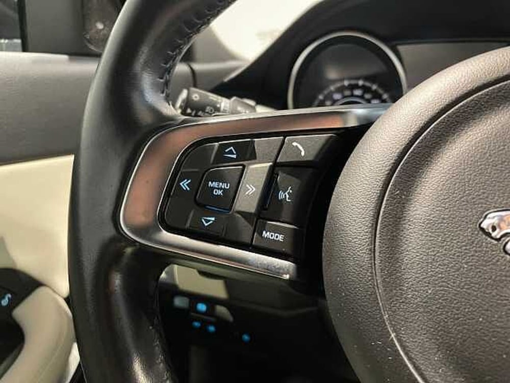 Jaguar E-Pace usata a Ravenna (15)