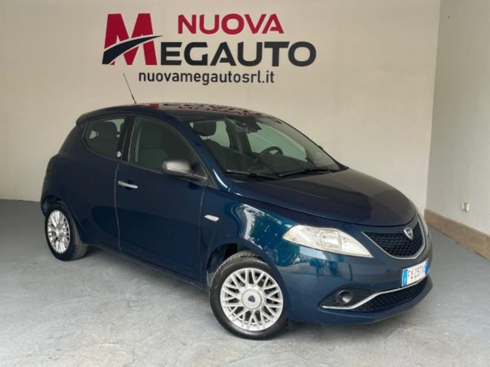 Lancia Ypsilon usata a Trapani