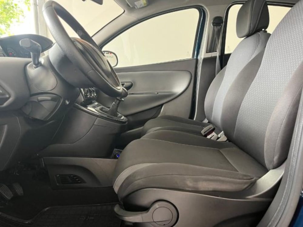 Lancia Ypsilon usata a Trapani (17)