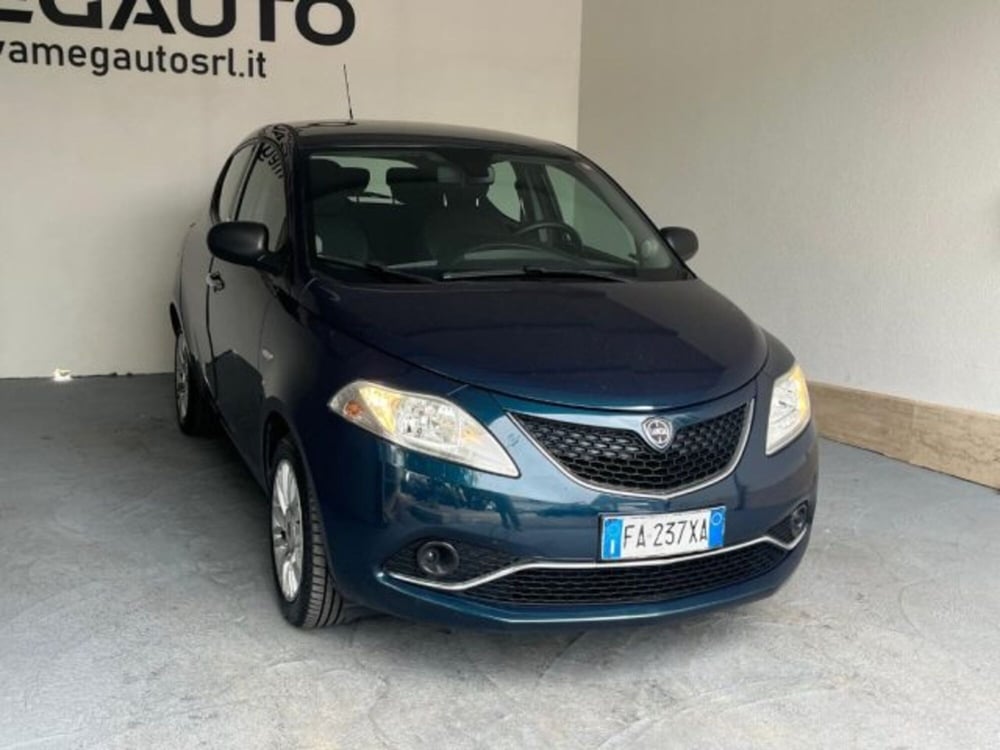Lancia Ypsilon usata a Trapani (3)