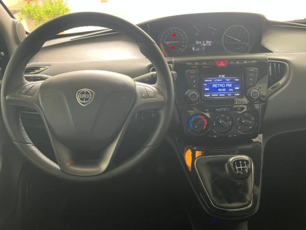 Lancia Ypsilon usata a Trapani (9)