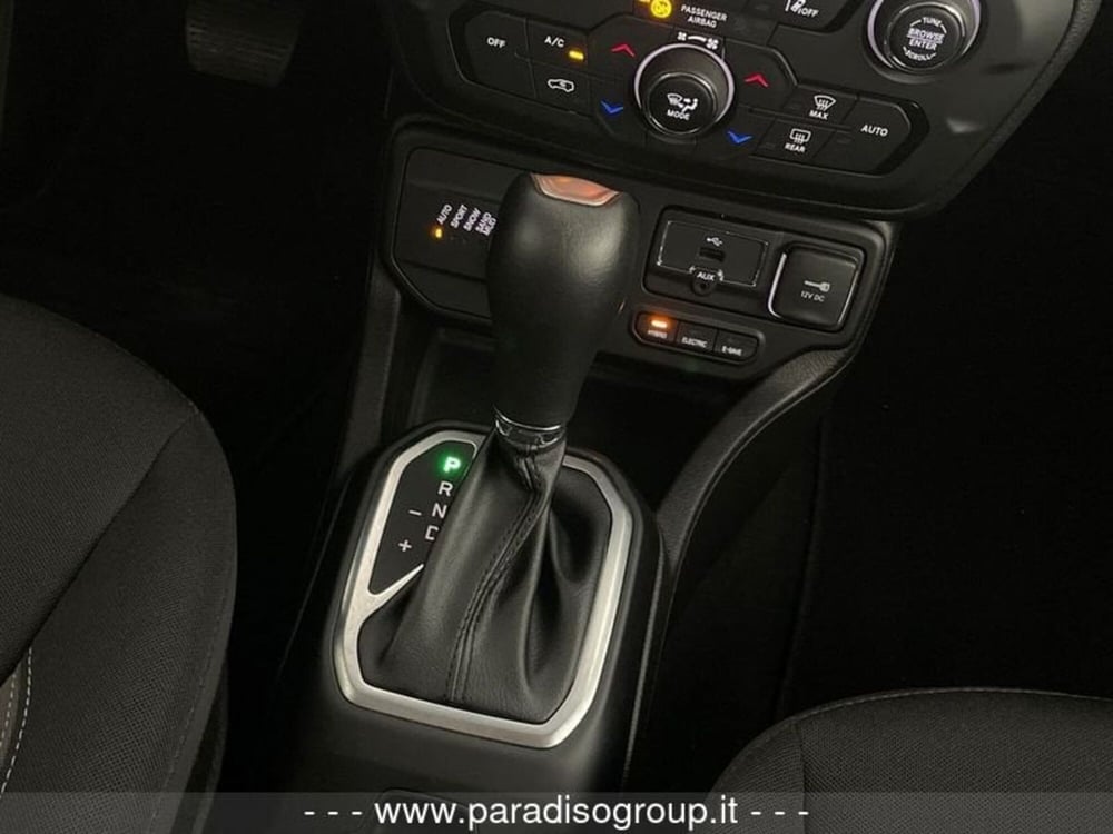 Jeep Renegade nuova a Catanzaro (19)