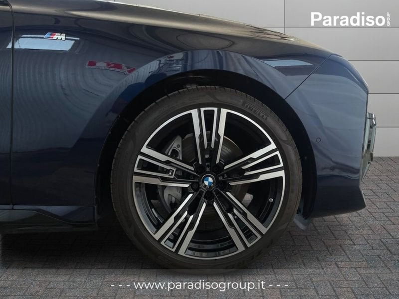 BMW i7 nuova a Catanzaro (10)