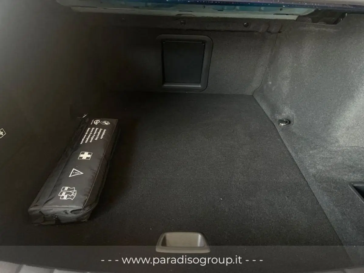 BMW i7 nuova a Catanzaro (11)