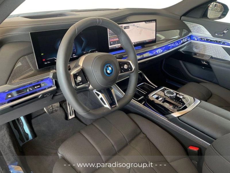 BMW i7 nuova a Catanzaro (12)