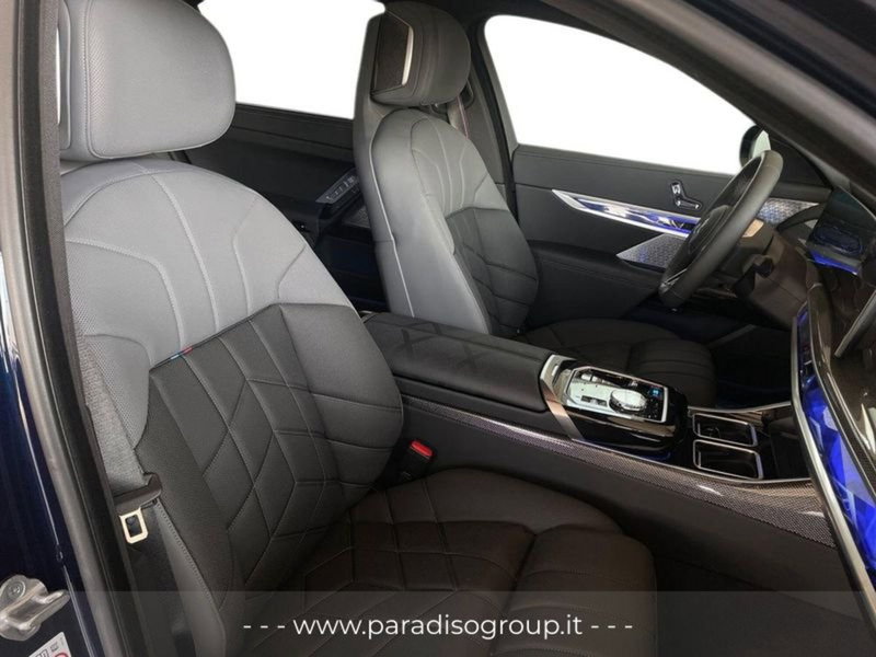 BMW i7 nuova a Catanzaro (14)