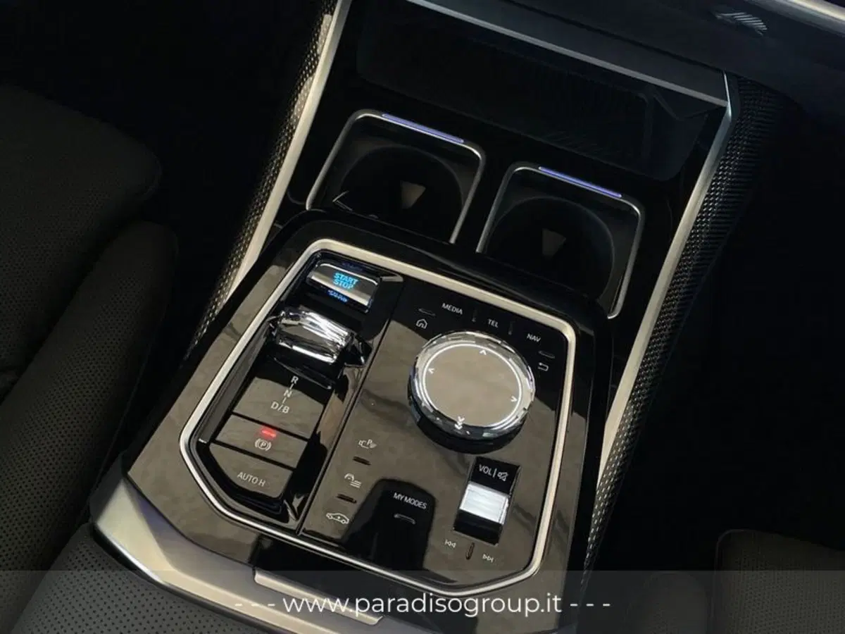BMW i7 nuova a Catanzaro (18)