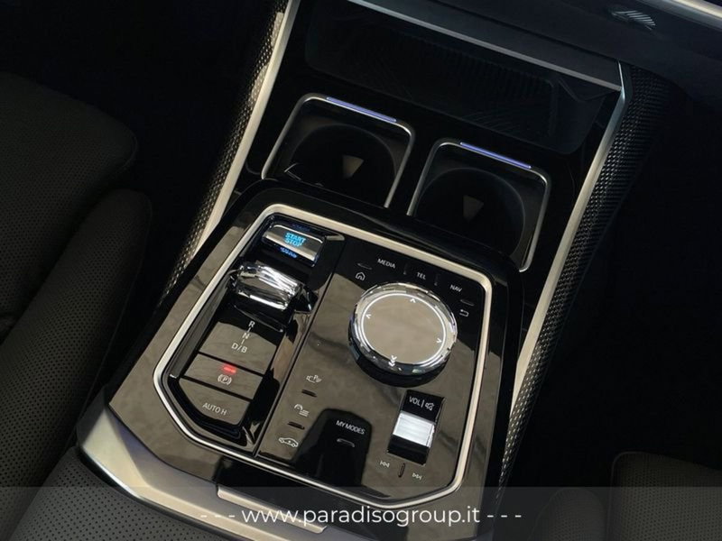 BMW i7 nuova a Catanzaro (18)