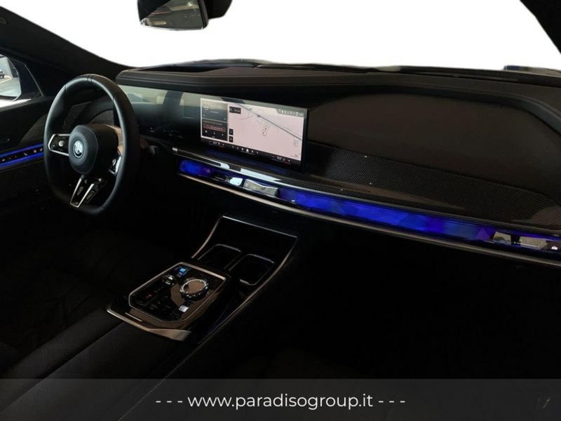 BMW i7 nuova a Catanzaro (19)