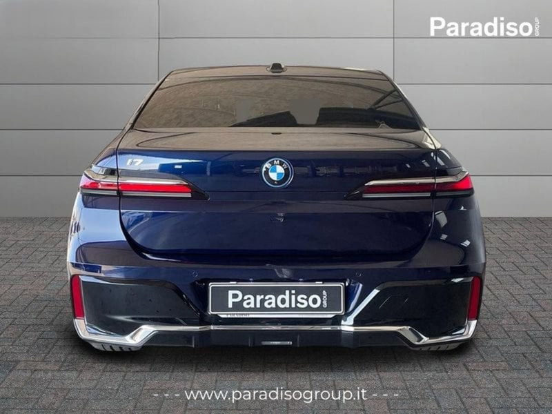 BMW i7 nuova a Catanzaro (4)