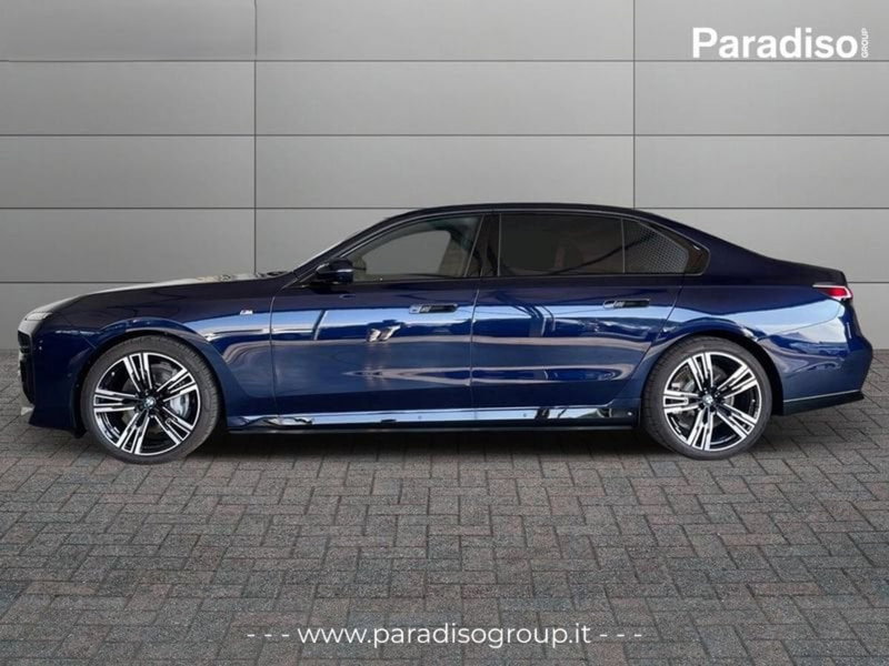 BMW i7 nuova a Catanzaro (6)