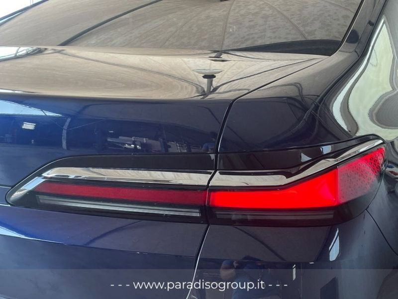 BMW i7 nuova a Catanzaro (8)