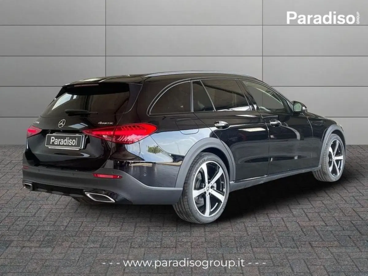 Mercedes-Benz Classe C Station Wagon nuova a Catanzaro (2)