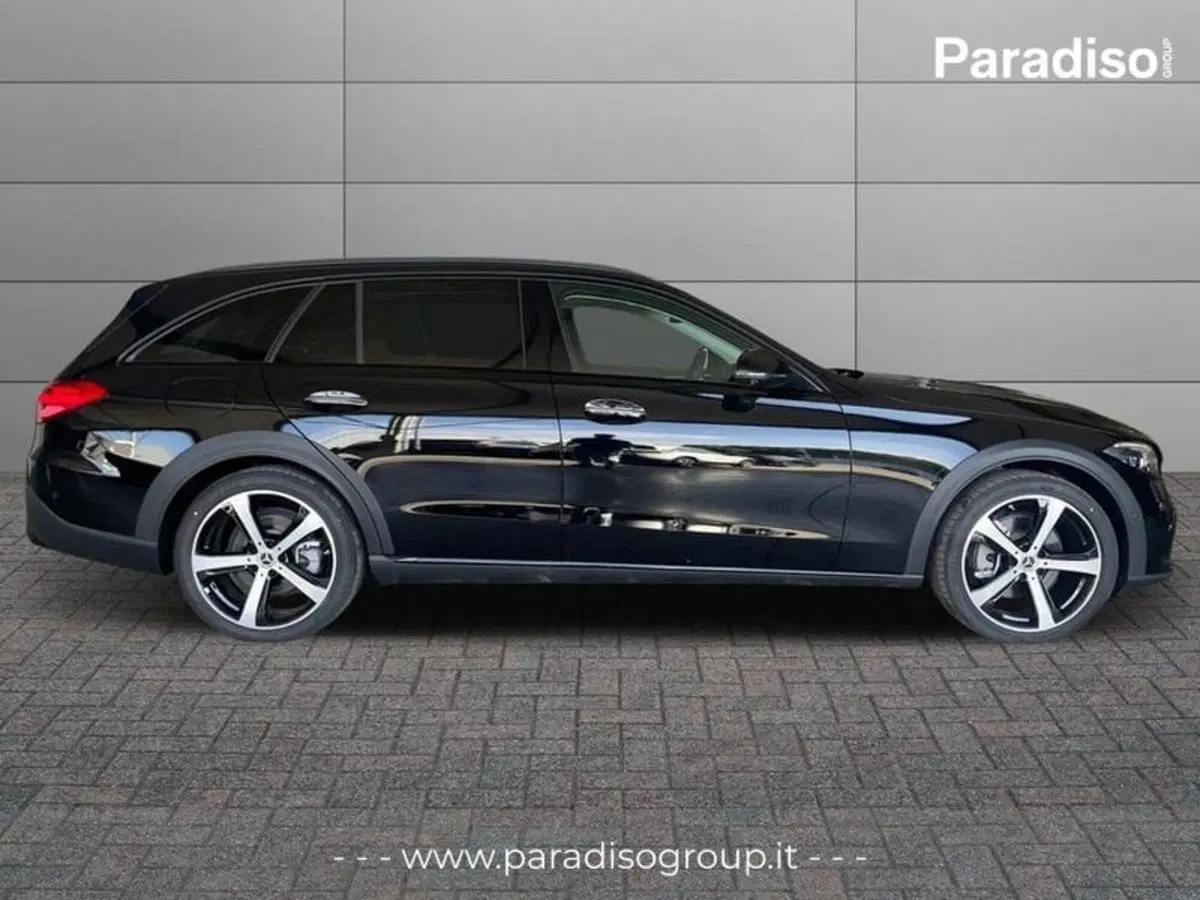 Mercedes-Benz Classe C Station Wagon nuova a Catanzaro (4)