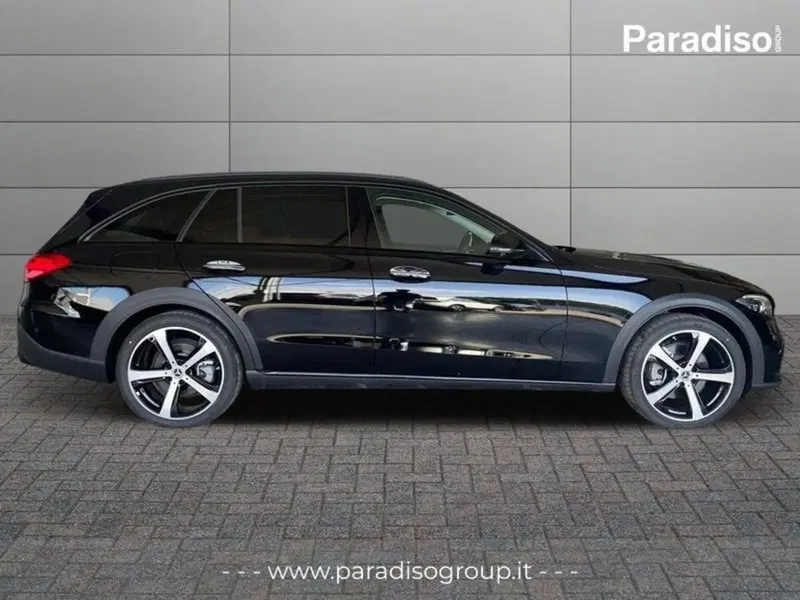 Mercedes-Benz Classe C Station Wagon nuova a Catanzaro (4)
