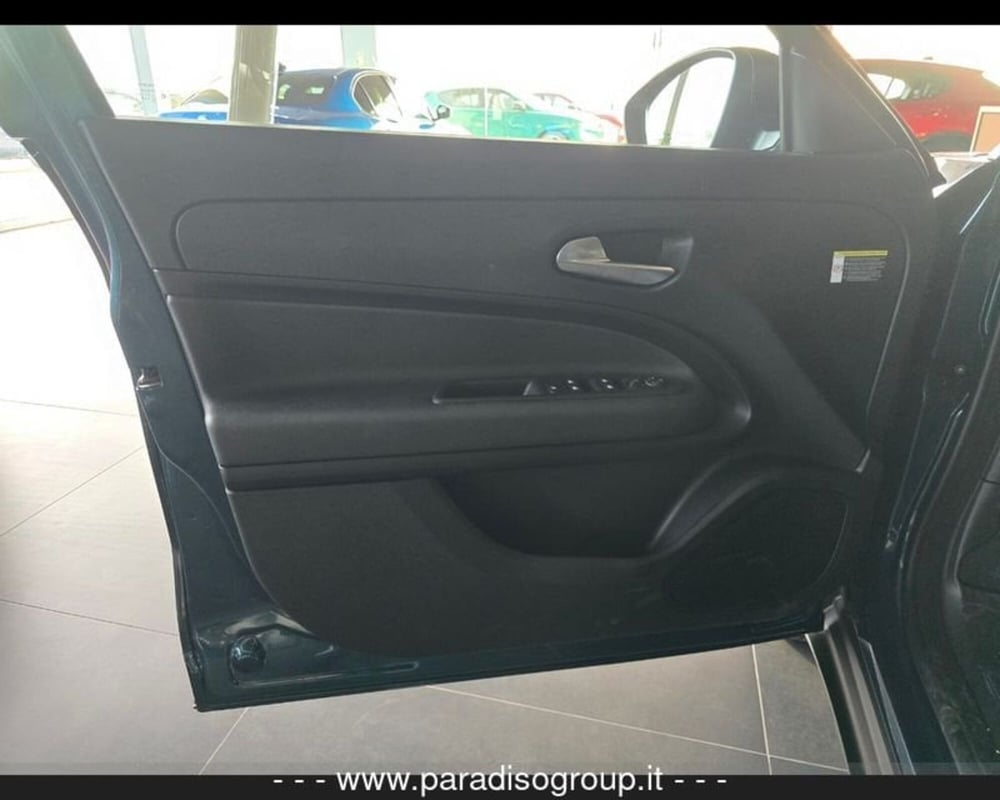 Alfa Romeo Junior nuova a Catanzaro (15)