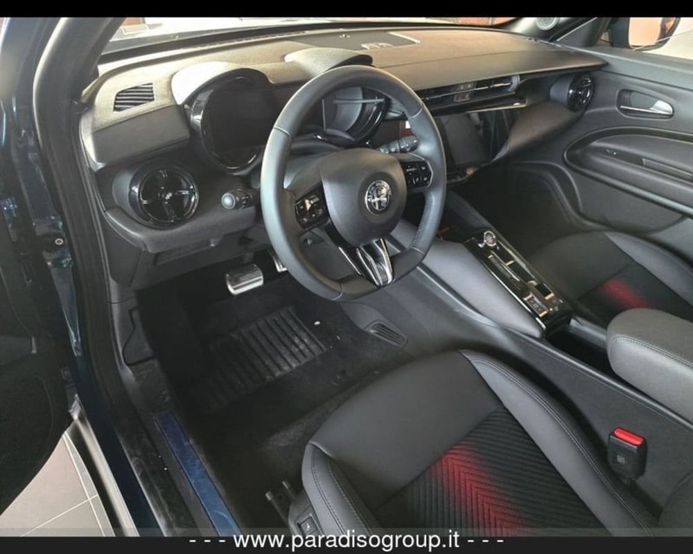 Alfa Romeo Junior nuova a Catanzaro (5)
